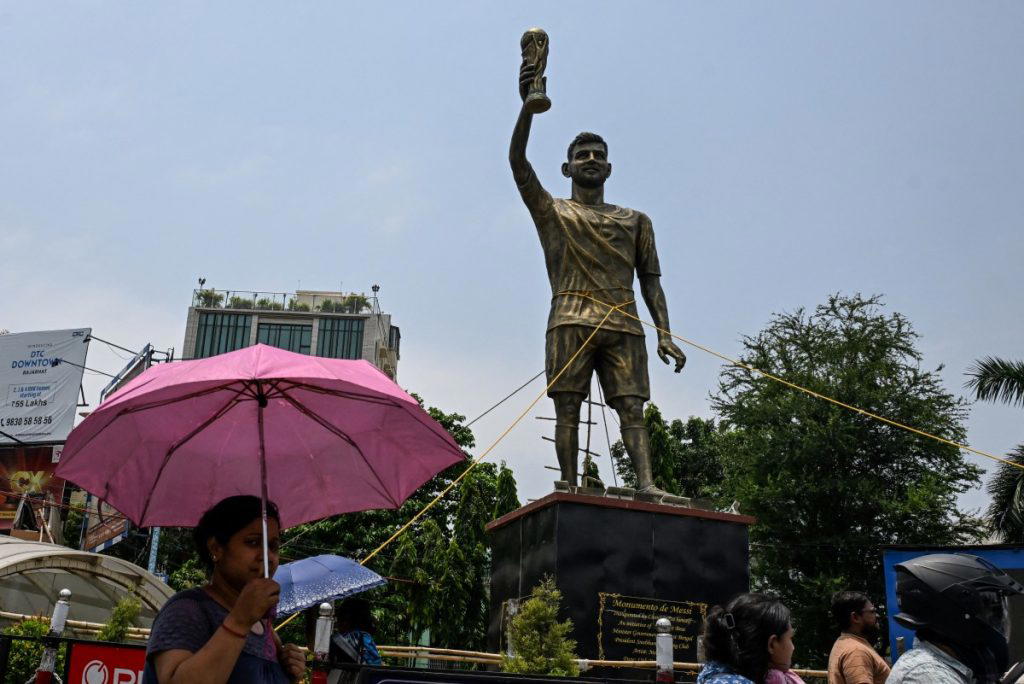 Giant Messi statue in India to be removed over safety concerns