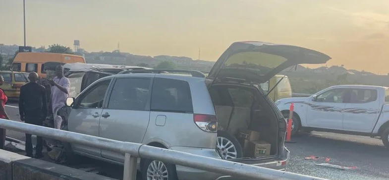 One dead, driver arrested as vehicles collide on Third Mainland Bridge