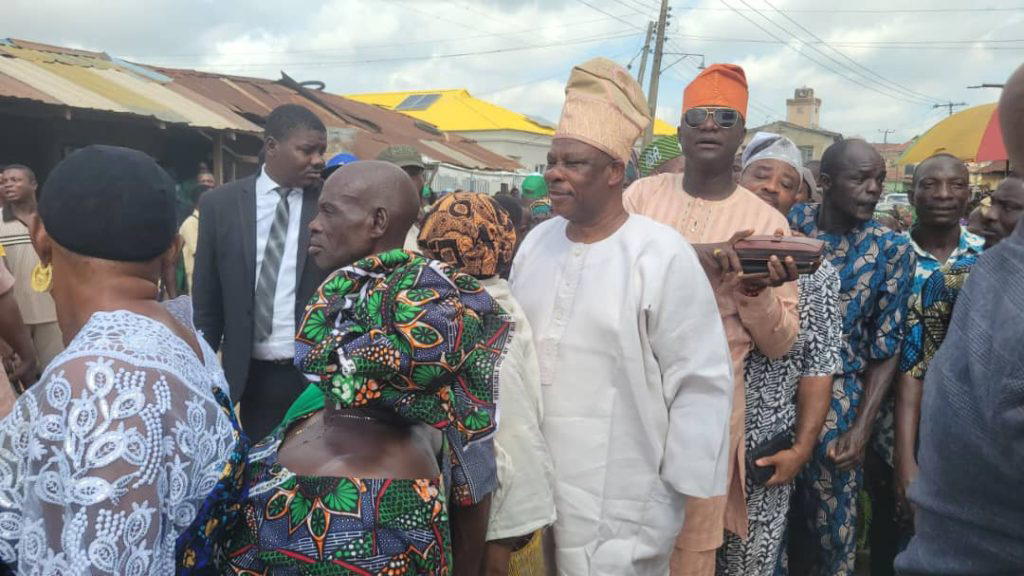 Amosun rallies support for Tinubu at APC presidential primary