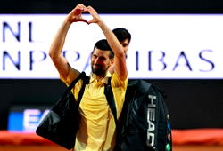 Ailing Djokovic falls to early Italian Open exit ahead of Roland Garros
