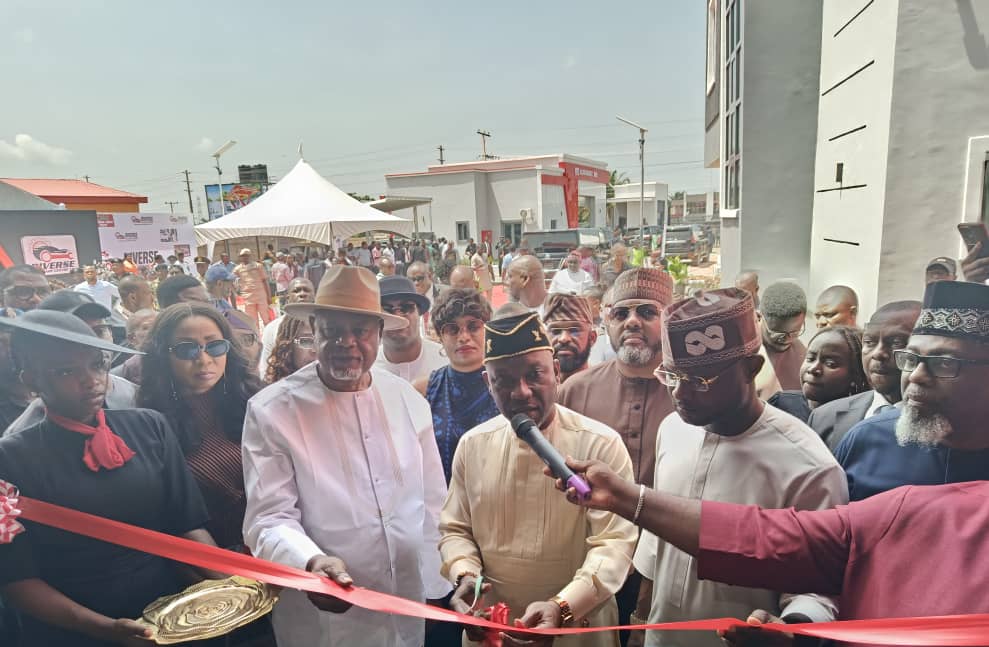 FG restates commitment to reducing transportation cost, commissions CNG facility in Edo