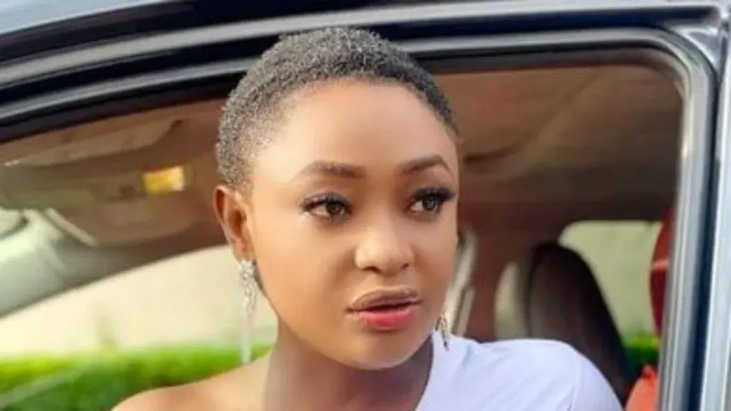 Why men should marry women they’re richer than – Lizzy Gold