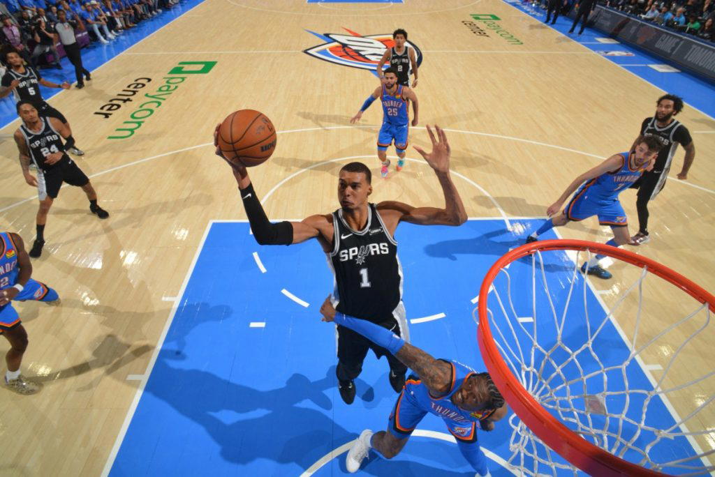 Wembanyama dazzles as Spurs top Thunder in double-overtime thriller