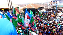 2027: Makinde’s PDP-APM alliance draws crowd in Ibadan