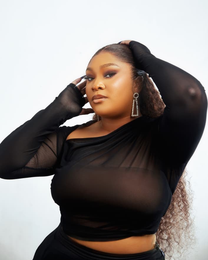 Rhia Bello redefines African-pop through fashion, dance