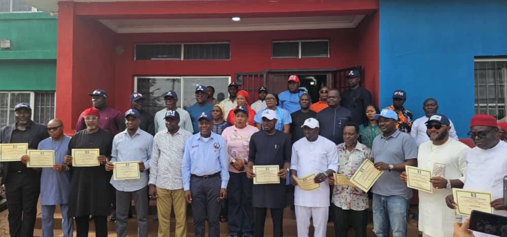 Enugu APC elects, issues Cert of Return to 17 Council Chairmanship candidates
