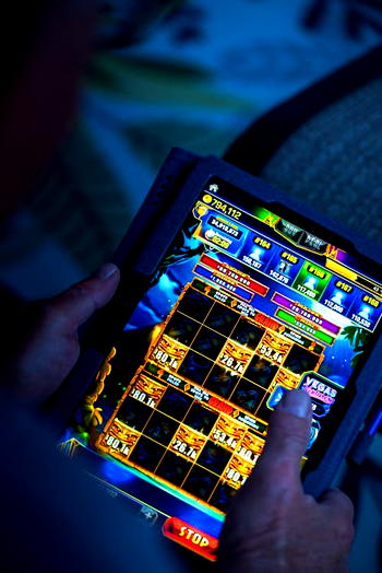Why Adult Sports Fans Should Try Out Slot Gaming