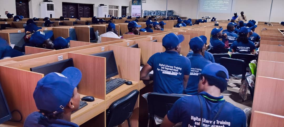 Salisu trains 350 Ogun youths in digital marketing