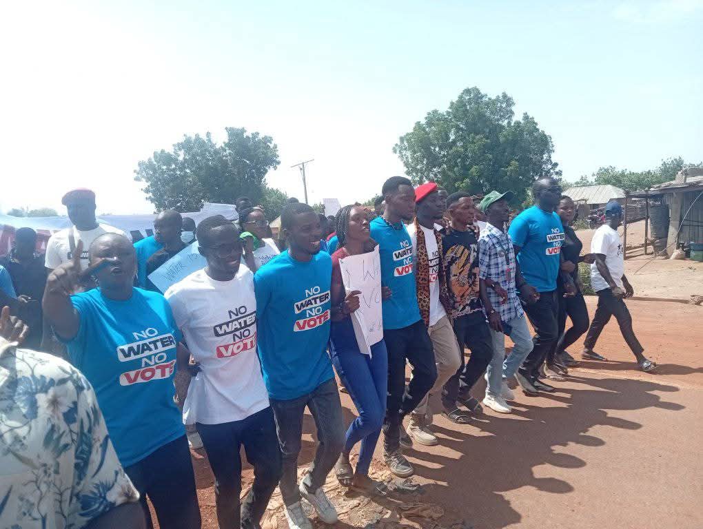 Youth in Plateau community protestwater scarcity, chanting “No Water, No Vote”