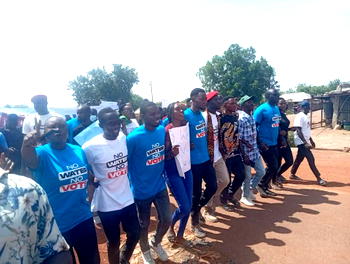 ‘No Water, No Vote’ – Youths protest water scarcity in Plateau community