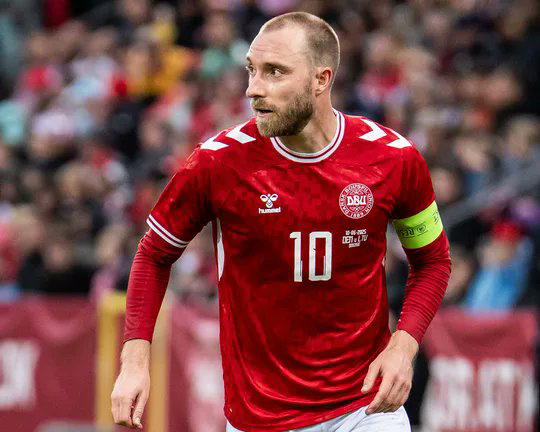 Breaking: Christian Eriksen collapses on pitch again