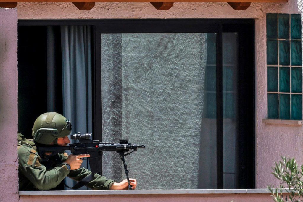 US and Iran engage in armed conflict amid stalled negotiations