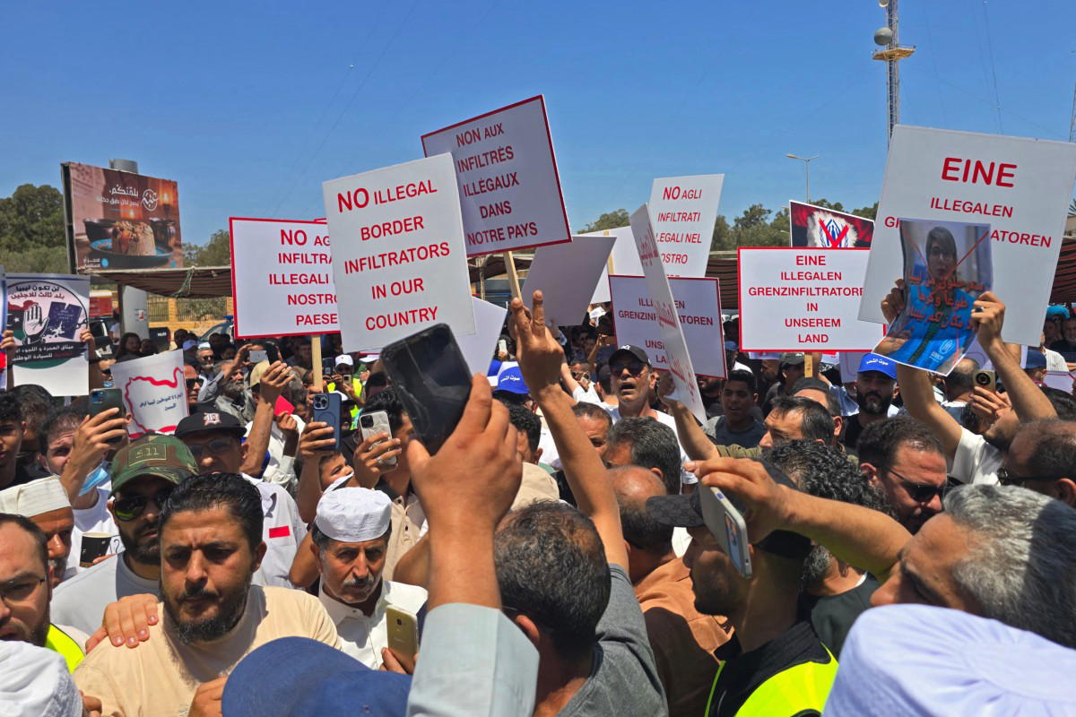 Des centaines de Libyens protestent contre les migrants et réfugiés