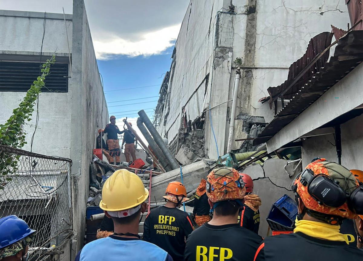 Earthquake in Philippines kills at least 31, dozens still missing