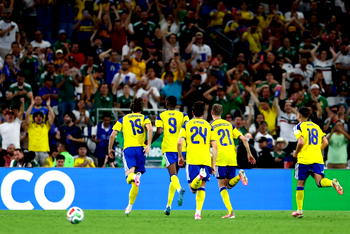 Sweden demolish Tunisia 5-1 to seize control of World Cup group