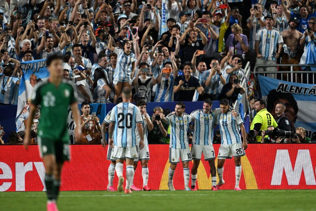 Messi equals Klose’s 16-goal World Cup mark as Argentina beat Algeria