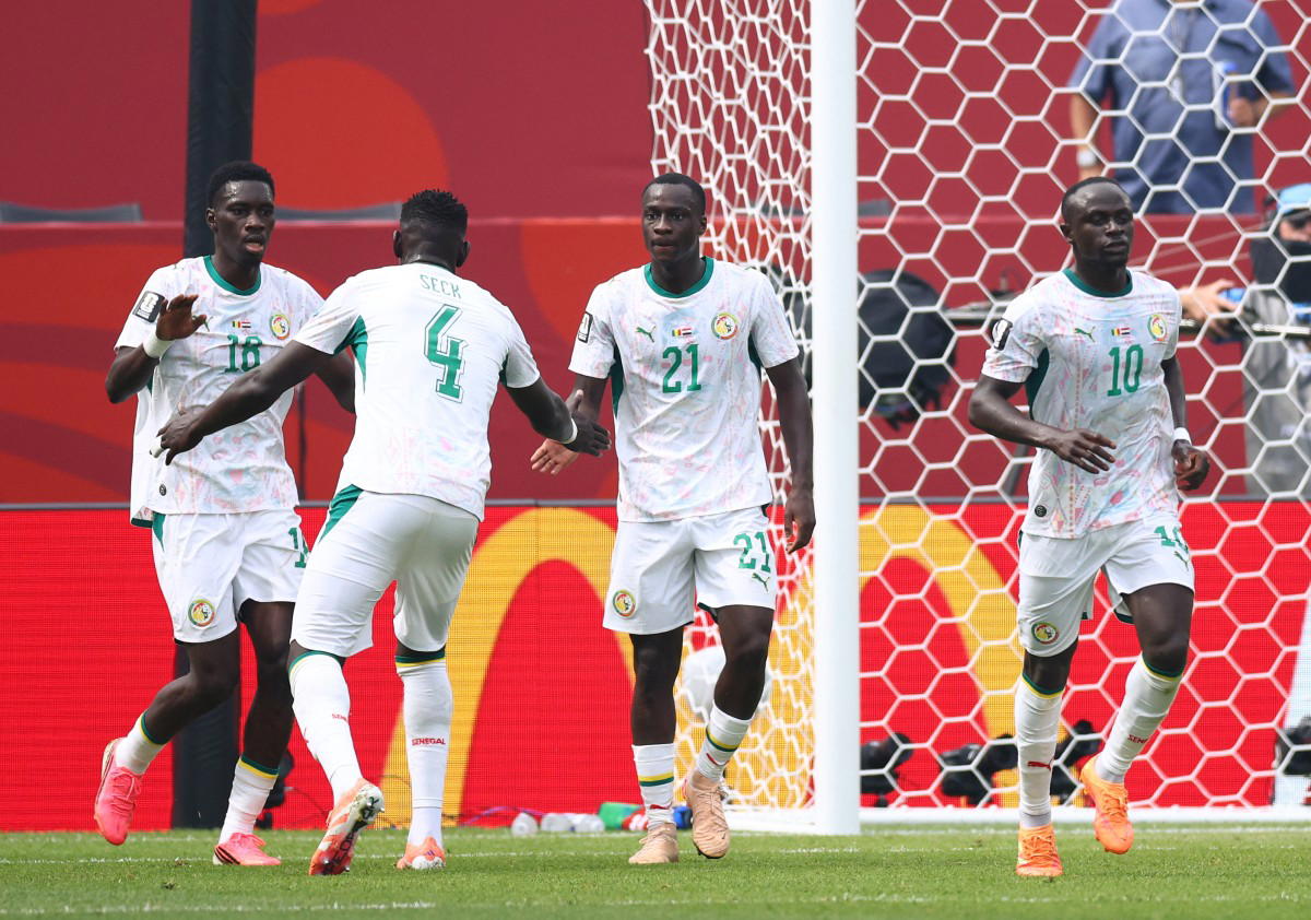 Senegal defeats Iraq 5‑0, keeping World Cup hopes alive