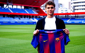Barcelona sign Egypt teenager Abdelkarim