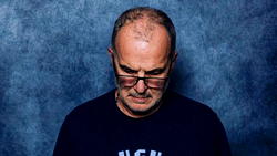 Why I looked downwards in World Cup photo – Uruguay coach Bielsa