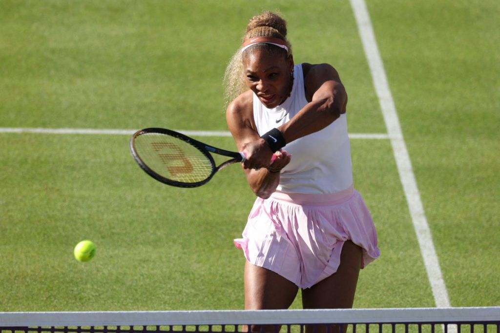Serena Williams makes winning return in Queen’s Cl