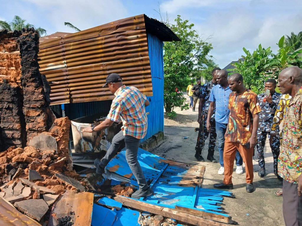 Houses razed as soldiers, police clash with Delta community 