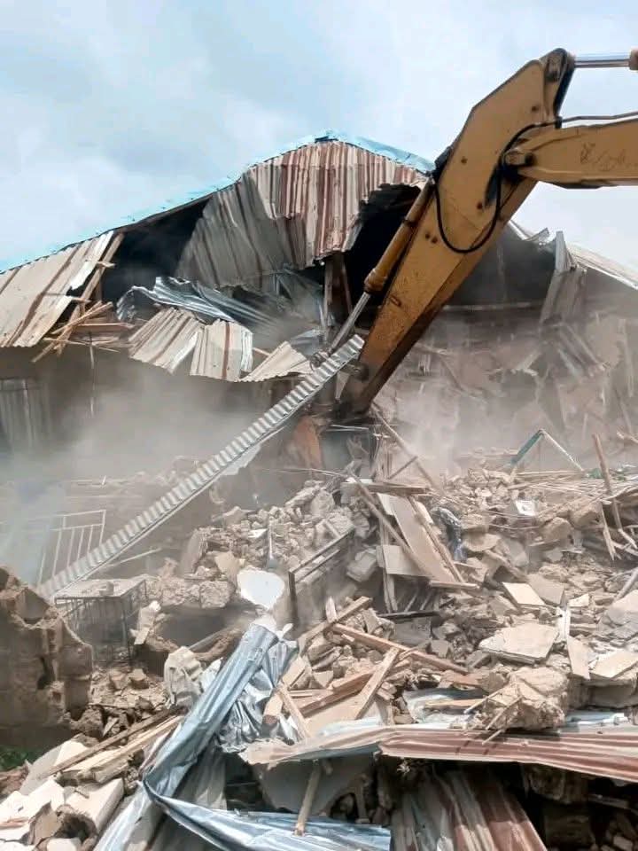 Oyo govt demolishes building used as kidnappers’ hideout in 