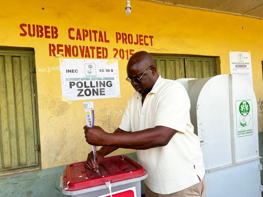 Fayose forecasts overwhelming victory for Oyebanji amid huge voter participation in Afao-Ekiti