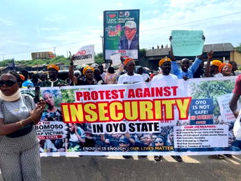 Protesters lock down major Ibadan roads over kidnapping crisis