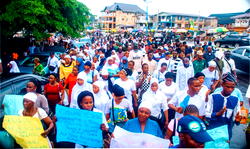 CSOs protest political killings in Osun, pass vote of confidence in Police Commissioner