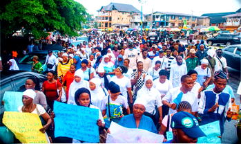 CSOs protest political killings in Osun, pass vote of confidence in Police Commissioner