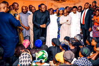 Bokkos Killings: APC Chairman Yilwatda visits victims