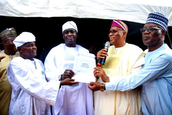 Kwara APC elders, stakeholders rejoice as Guber Candidate Yakubu Danladi receives INEC nomination form