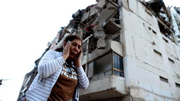 Venezuelans trapped alive after twin quakes kill at least 164
