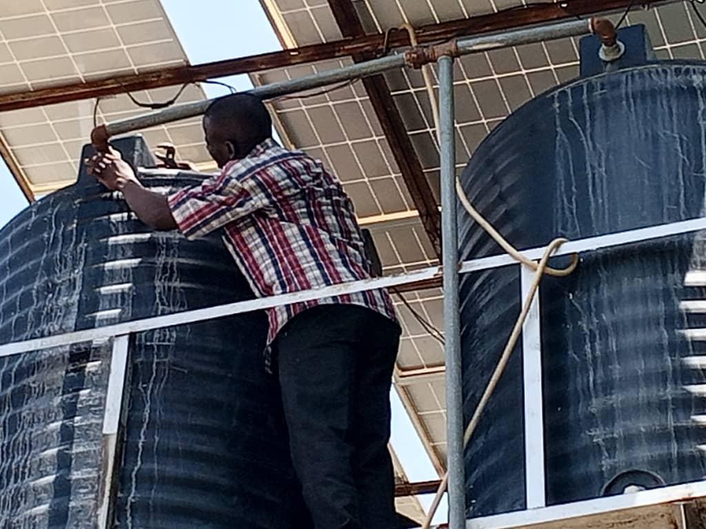 Cleric Omolehin lauded for repairing borehole at Borno IDPs camp