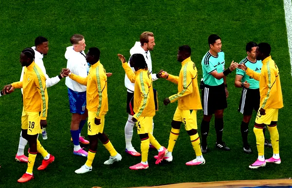 Video: Djed Spence ‘snubs’ Partey during World Cup handshakes