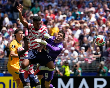 USA defeats Australia 2-0 to advance to World Cup knockout stage