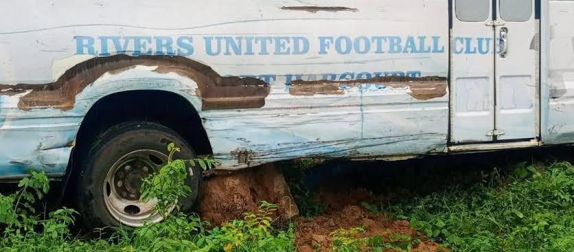 Rivers United escape tragedy after team bus crash
