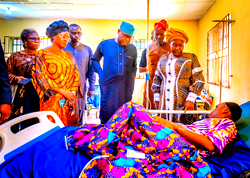 Oyebanji visits freed Ekiti kidnap victims, takes over medical bills