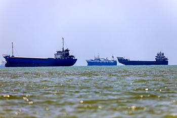 Iran declares Hormuz strait closed, US military insists traffic flowing
