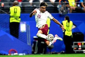 Thieves attempt to break into Yamal’s home in Barcelona during France match