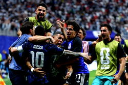 Argentina beat England 2-1 to reach World Cup final