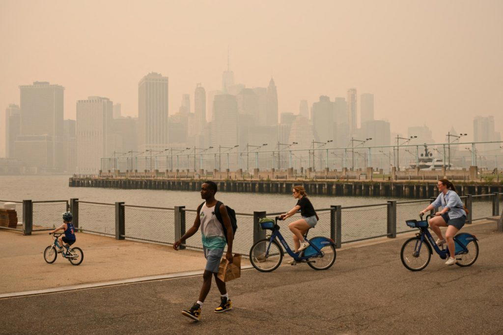Trump warns of higher tariffs on Canada due to wildfire smoke pollution