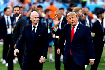 Trump, Infantino greeted by boos after World Cup final