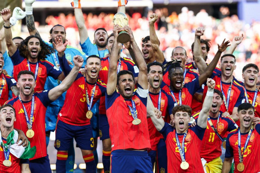 Superb Spain rule the world, overwhelm Argentina