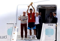 Plane carrying Spain’s World Cup winning team lands in Madrid