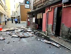 Many trapped in shopping mall as earthquake rocks Japan