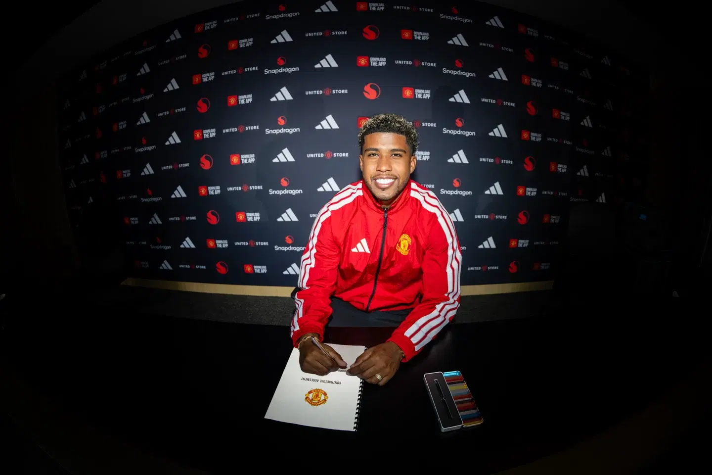 Man Utd sign Brazil midfielder Andrey Santos from Chelsea