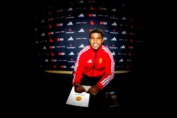 Man Utd sign Brazil midfielder Andrey Santos from Chelsea