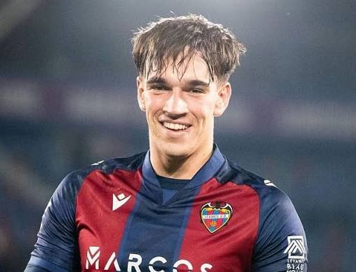 Real Madrid sign Levante striker Espi for €25m