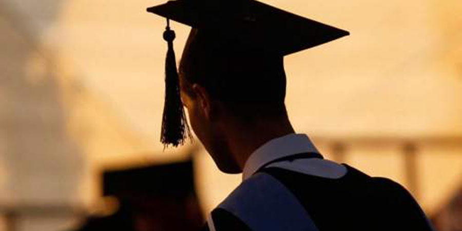 Rising costs of school graduations put parents under pressure